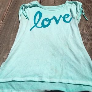 3 graphic tees for girls